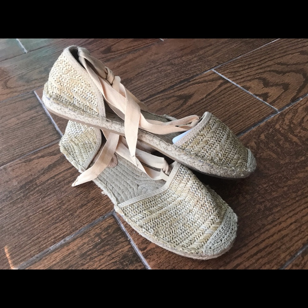 Ankle tie Sandals
